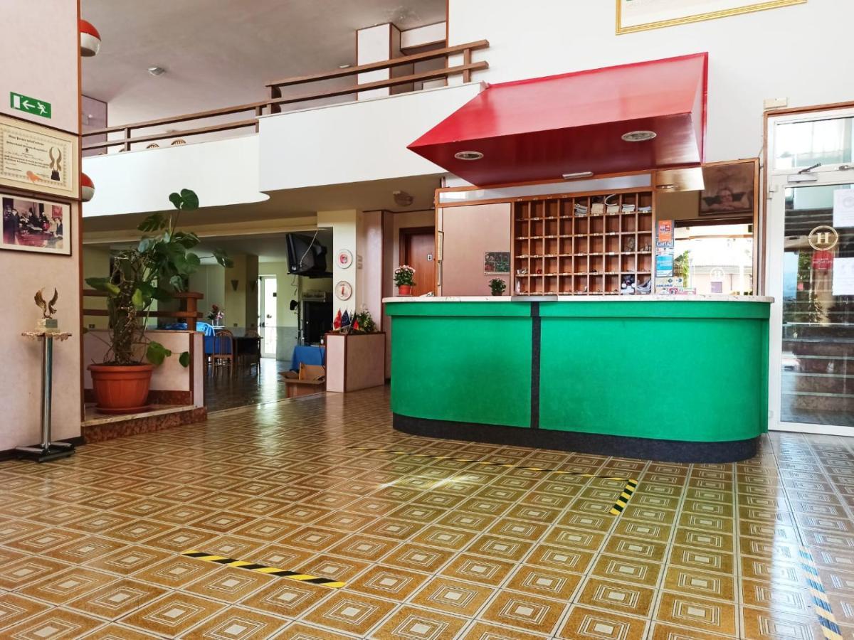 Hotel Santa Maria Del Bagno Pesche Eksteriør billede