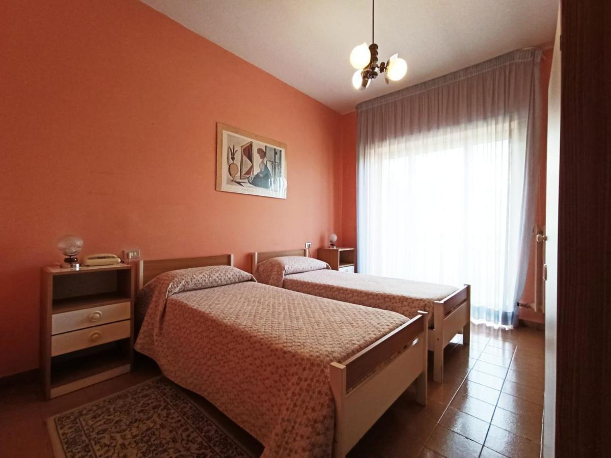 Hotel Santa Maria Del Bagno Pesche Eksteriør billede